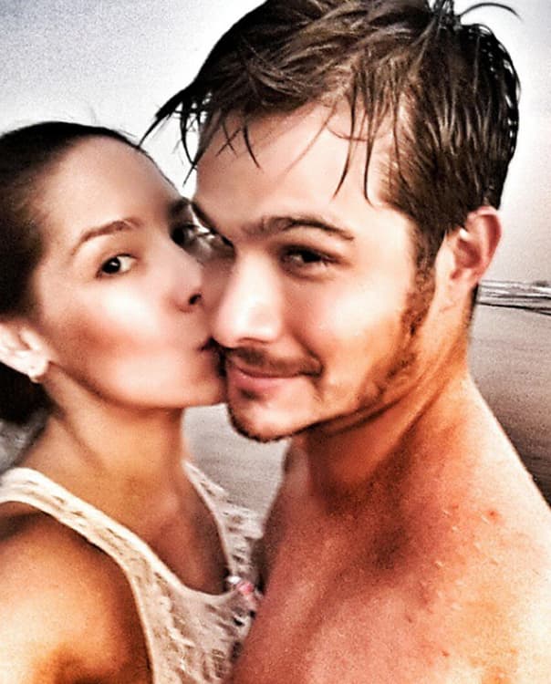 Se mantienen positivos, lidiando con los síntomas, como la falta de energía y el fuerte dolor de cabeza.