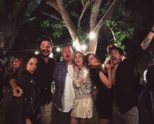 De hecho, los dos han trabajado juntos.