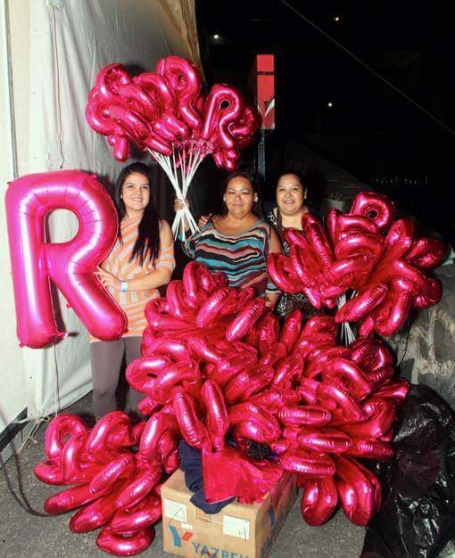 Así llega siempre a los eventos musicales donde se presenta El Recodo, su alegría la contagiaba a sus compañeras y al público y es algo que Marytoña extraña.