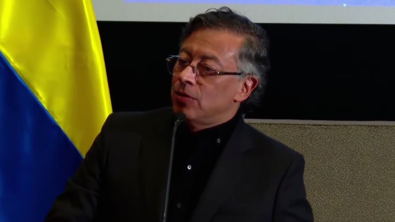 “Hacer las Américas grandes otra vez”: Petro asegura que modificó gorra que le obsequiaron sobre MAGA