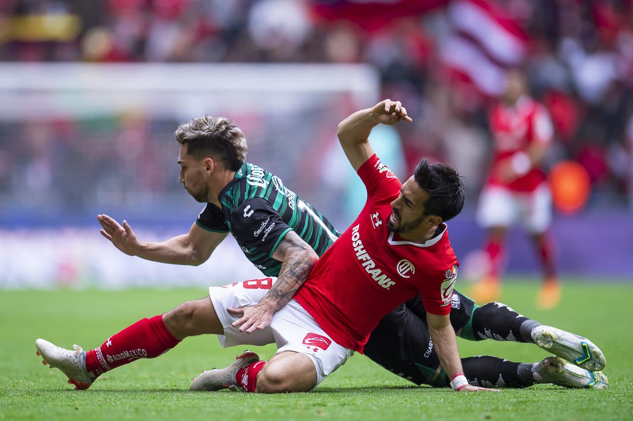 Toluca impuso su futbol y logró imponerse a Santos que ya suma tres encuentros en fila sin concer la victoria.