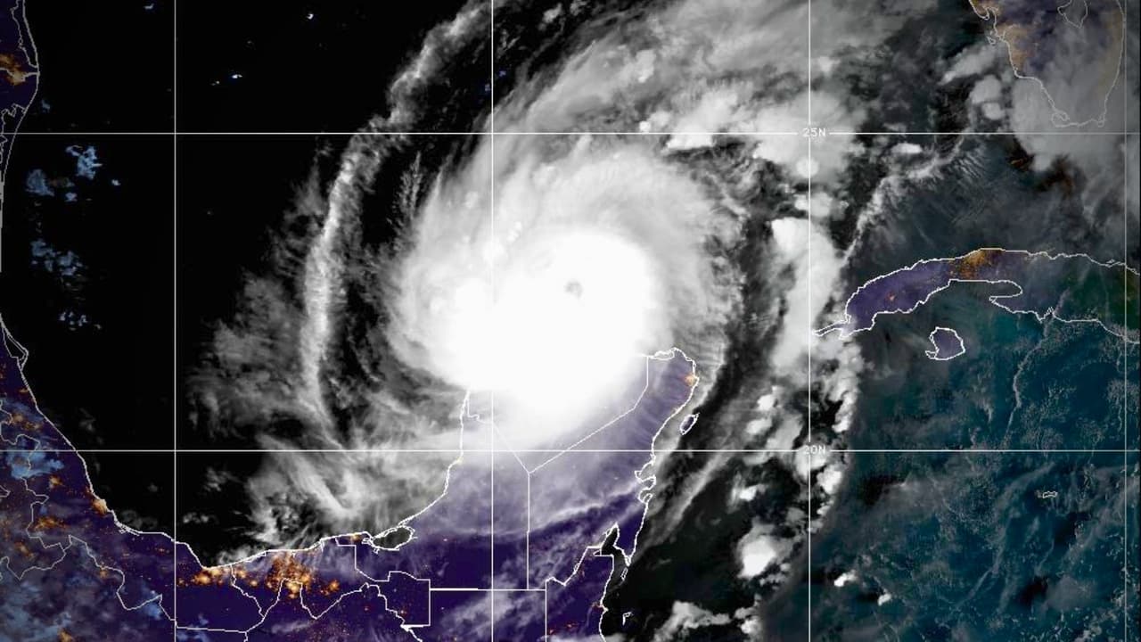 Texas ante el huracán Milton: Despliegue de recursos de emergencia y rescate en Florida