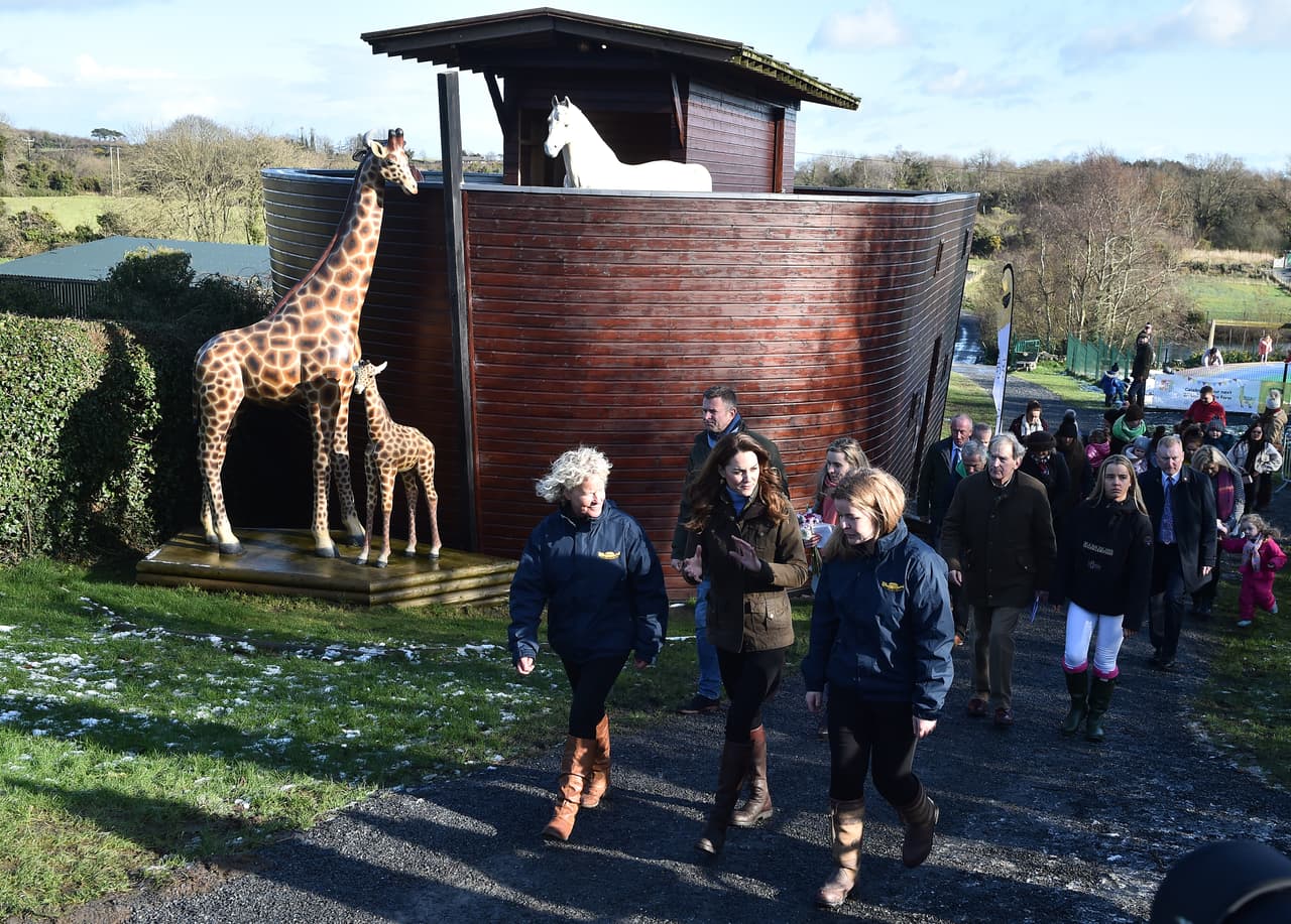 Como parte de la gira que hace en apoyo a la histórica encuesta, Middleton pasó por
<b>la granja Ark Open</b>, ubicada en el condado de Newtownards, cerca de Belfast, la capital de Irlanda del Norte.