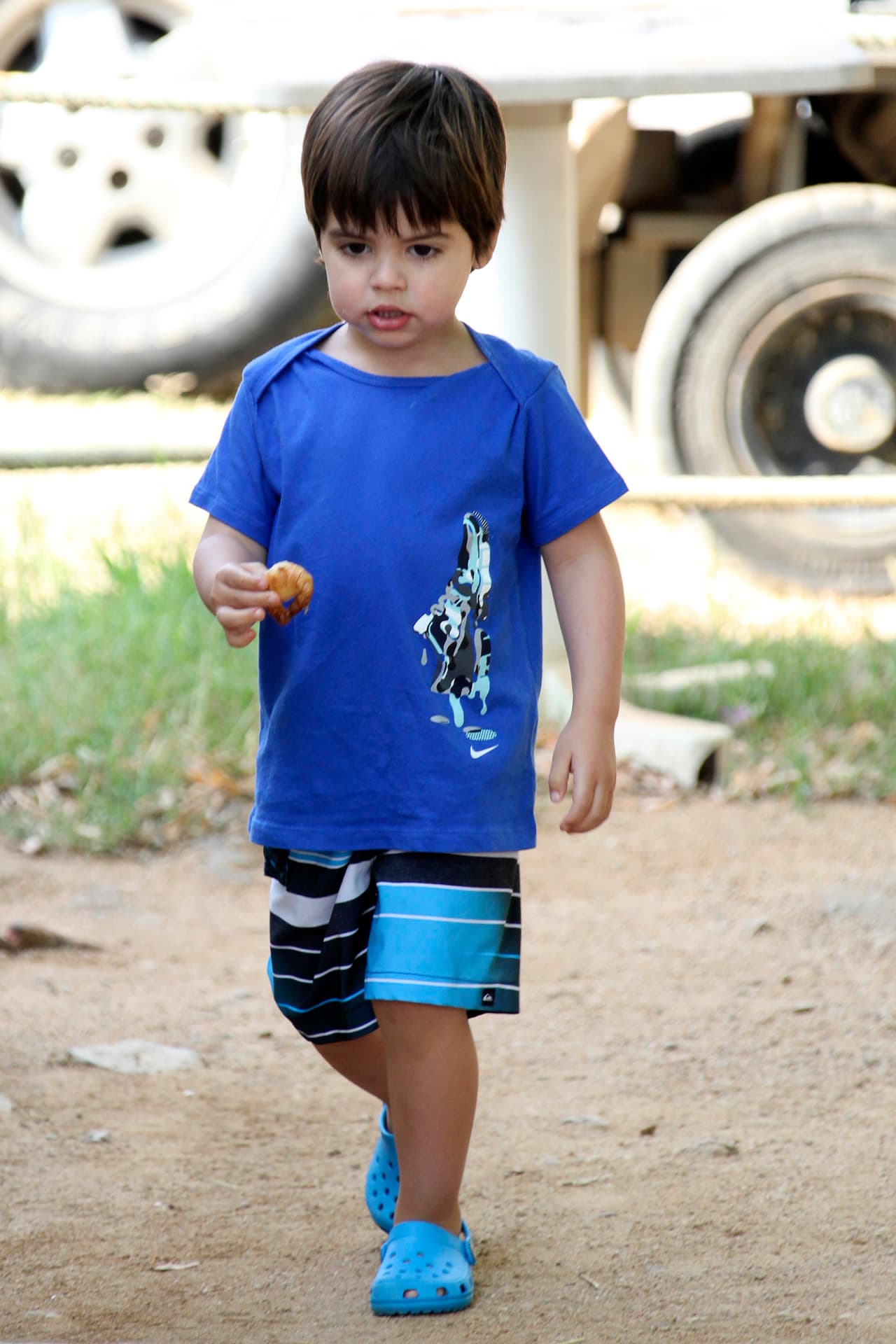 ¡Qué lindo! Cada día que pasa este chiquitín se pone más tierno.