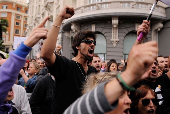 A pesar de los recortes de gastos y alzas de impuestos aprobados ya por Rajoy, los números muestran que los ingresos tributarios no serán alcanzados debido a la contracción económica.