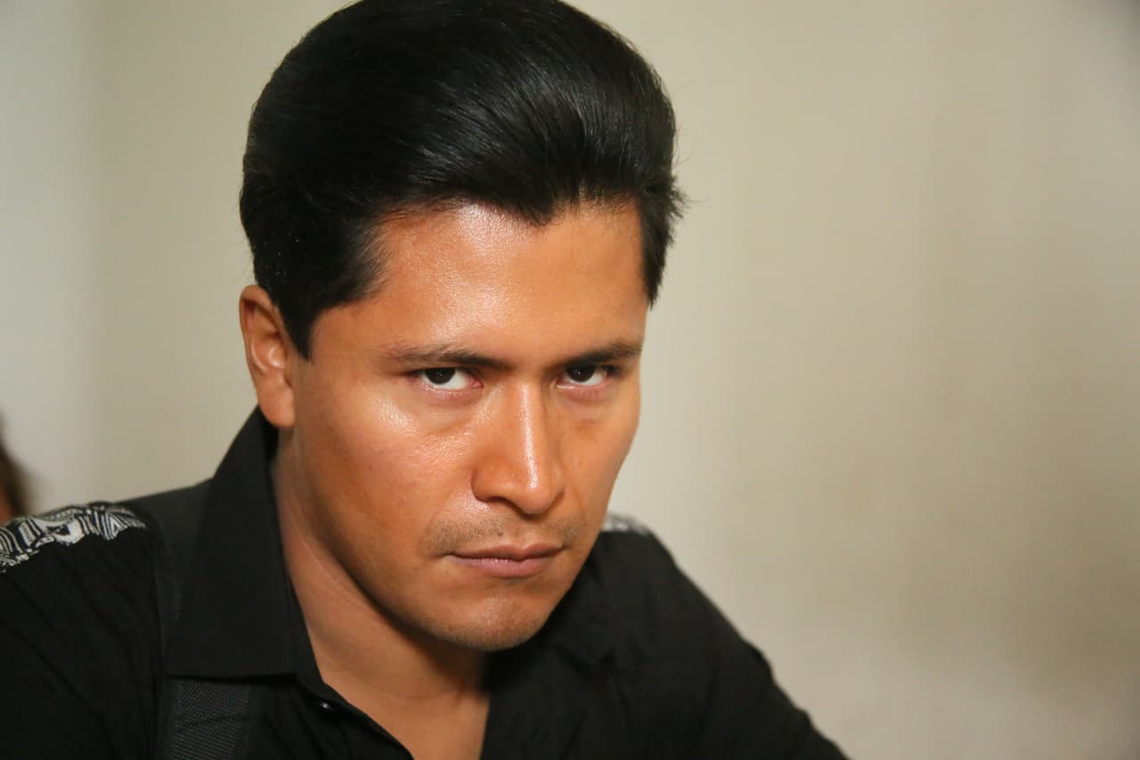 En la serie, Harold Torres es el encargado de interpretarlo y de realizar sus intrépidas escenas.