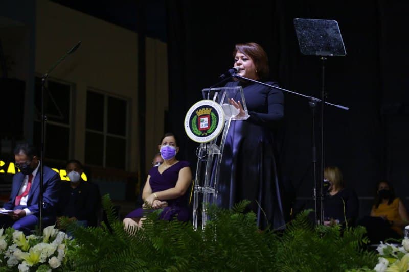 “Nuestro pueblo puertorriqueño ha sufrido mucho durante este año. Sufrimos el primer temblor de tierra de gran magnitud en décadas, y todavía estamos trabajando para vencer una pandemia de nivel mundial. Toda esta situación ha llevado a todos a vivir de una manera no tradicional", indicó la alcaldesa de Aguadilla.