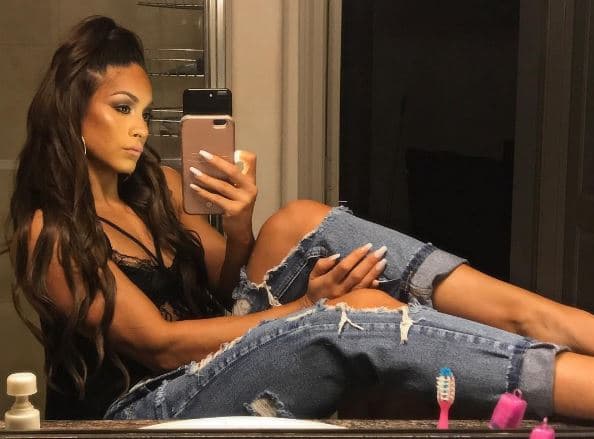 Obviamente la deportista acepta las comparaciones con gusto, pues JLo es una de las estrella más guapas del mundo del espectáculo.