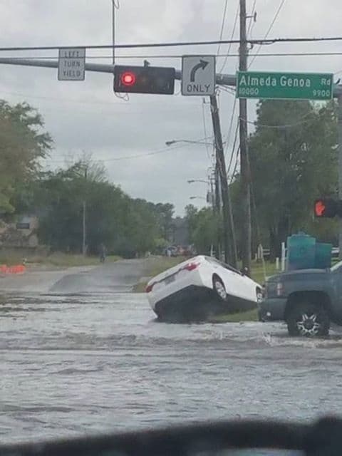 Destrozos e inundaciones causados por el mal tiempo en Houston.
