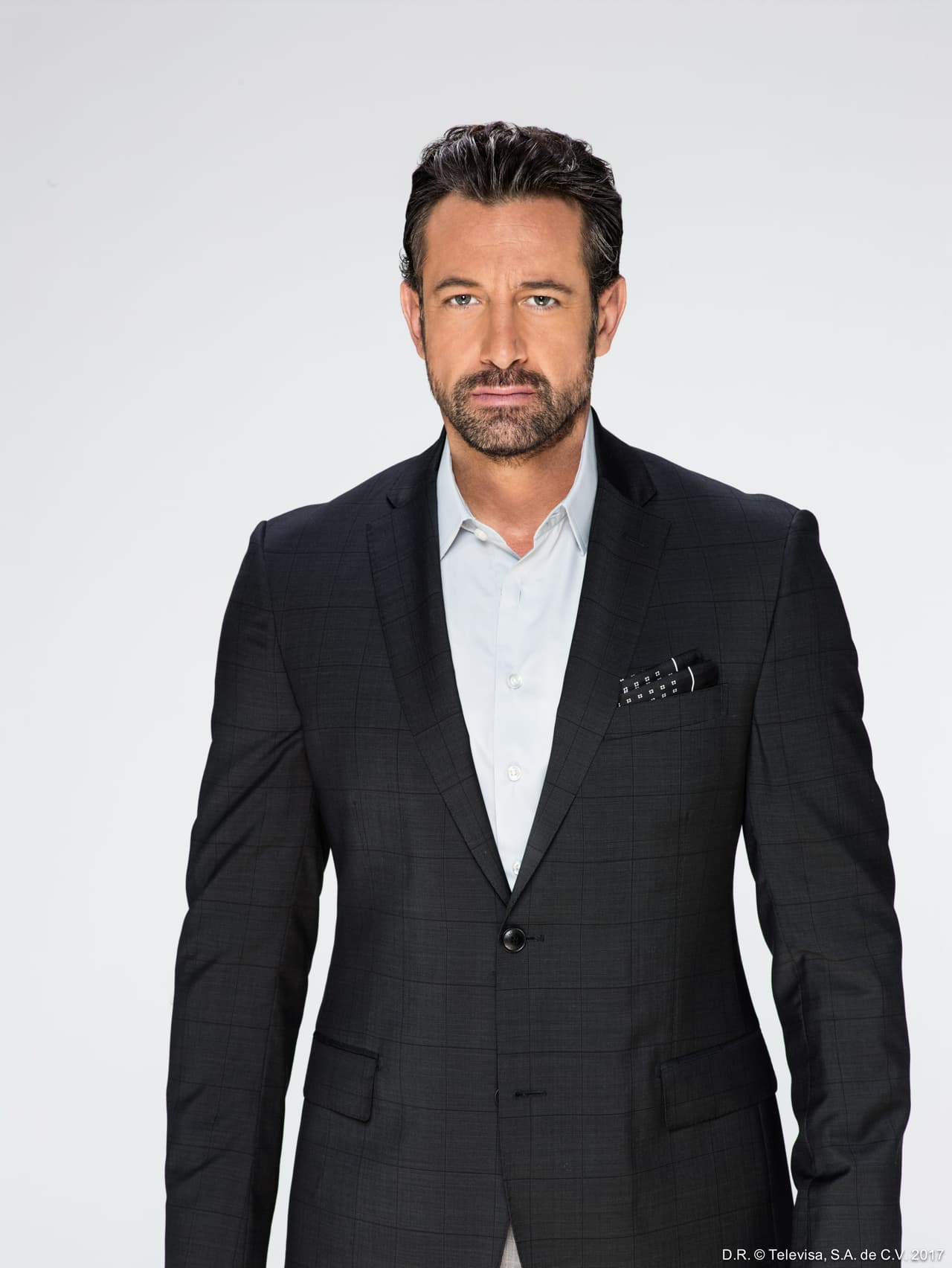 <b><a href="http://www.univision.com/temas/gabriel-soto">Gabriel</a></b> dijo que 'Damián Becker' tiene muchas cosas de él, pero a la vez no se parece nada, pues el deseo lo lleva a hacer cosas que lastiman a su familia.