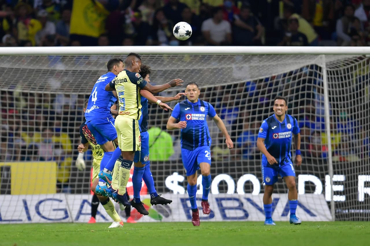 América y Cruz Azul no supieron hacerse daño, pero el empate le dio lo suficiente a las Águilas para instalarse entre los cuatro mejores e ir a Cuartos de Final directo, mientras que Cruz Azul jugará Repechaje y espera rival.