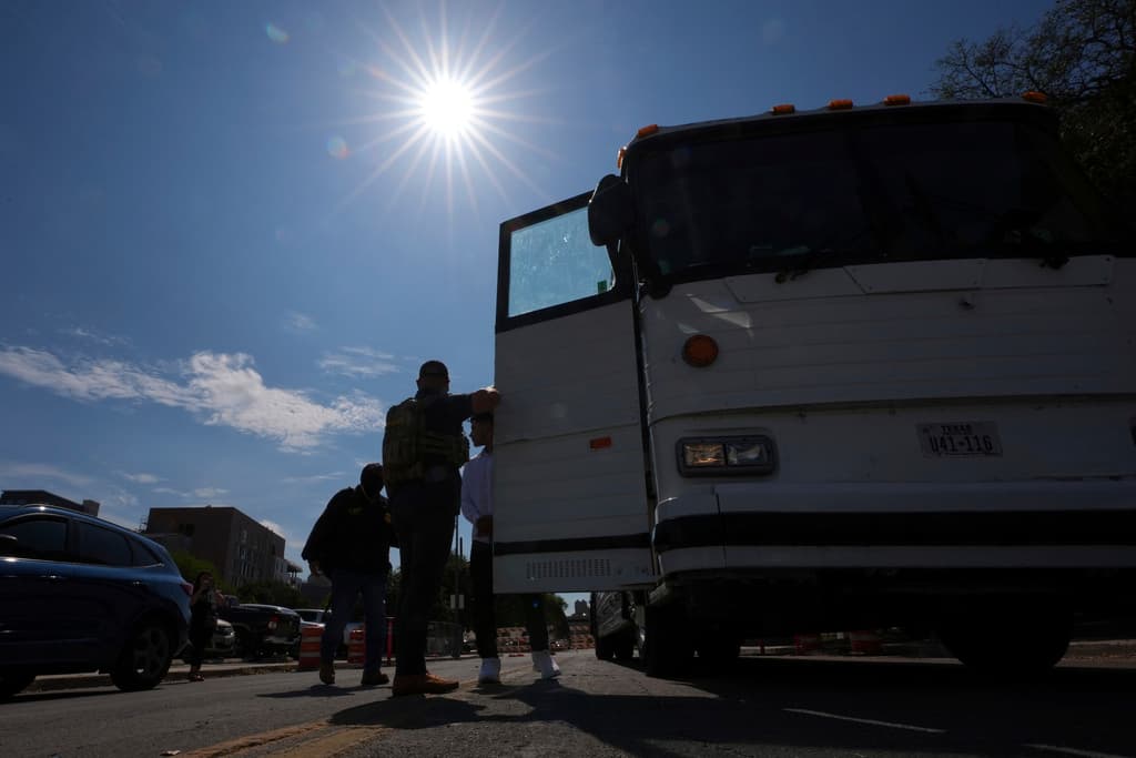 Mientras tanto, Raymundo Cal-Cal tiene entre dos a tres semanas para volver a Guatemala, esto fue 
<b>lo que ordenó un juez de la Corte de Inmigración de San Antonio. </b>