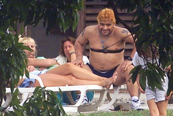 La Hacienda Italiana le exige a Diego Armando Maradona el pago de 40 millones de Euros que no cubrió mientras jugaba para el Nápoles.