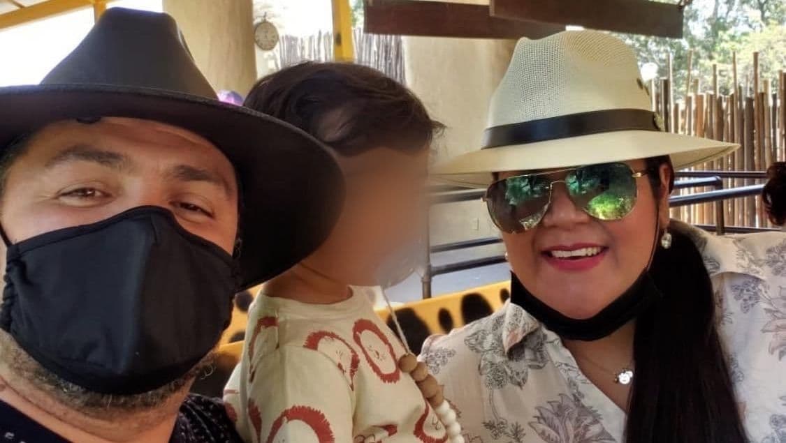 “Es un héroe”: padre hispano muere pero logra salvar a su esposa e hijo de ser atropellados