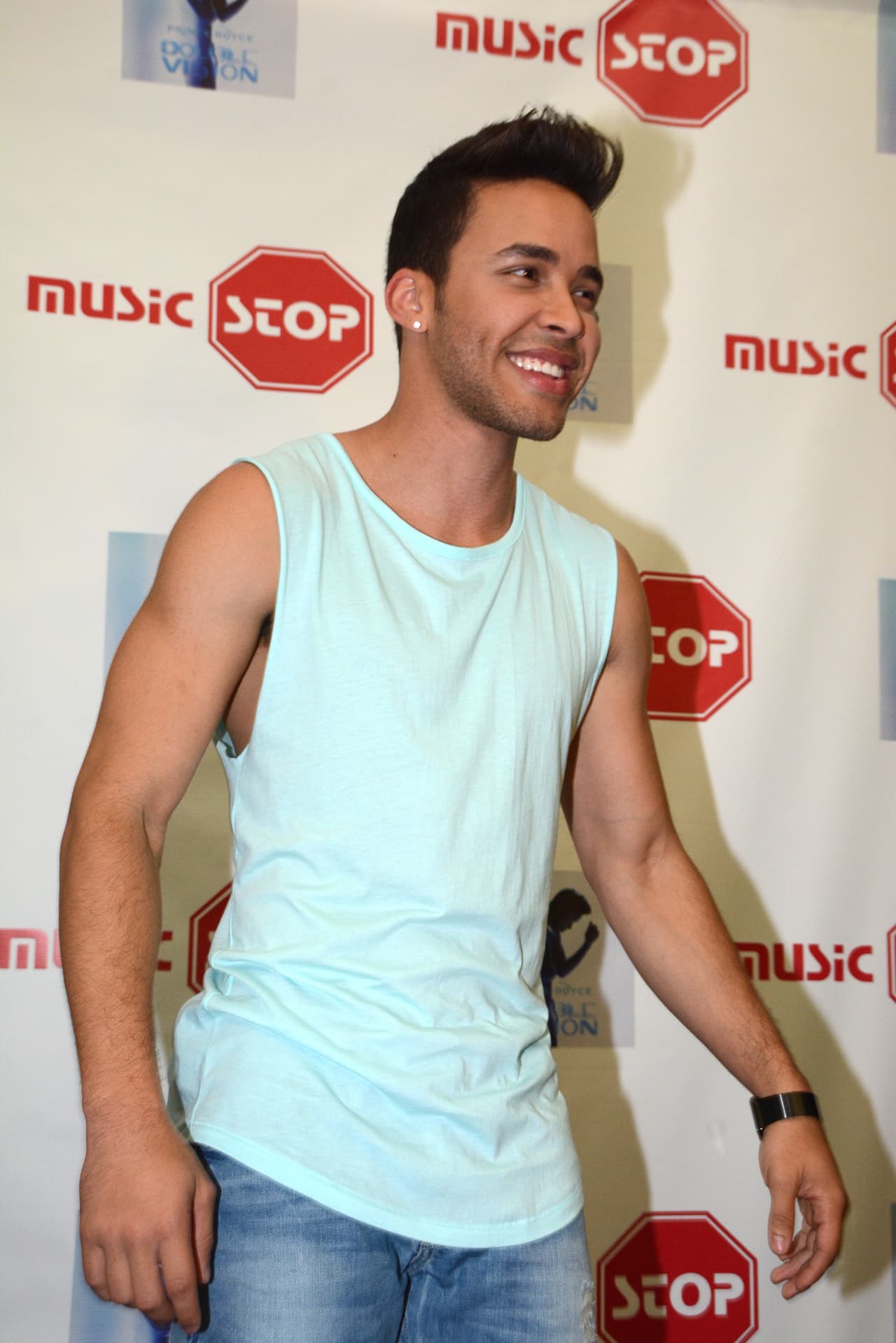 Además no sería la única parada promocional que haría el artista.