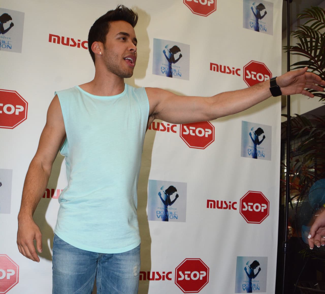 Prince Royce es un cantante accesible con su público.