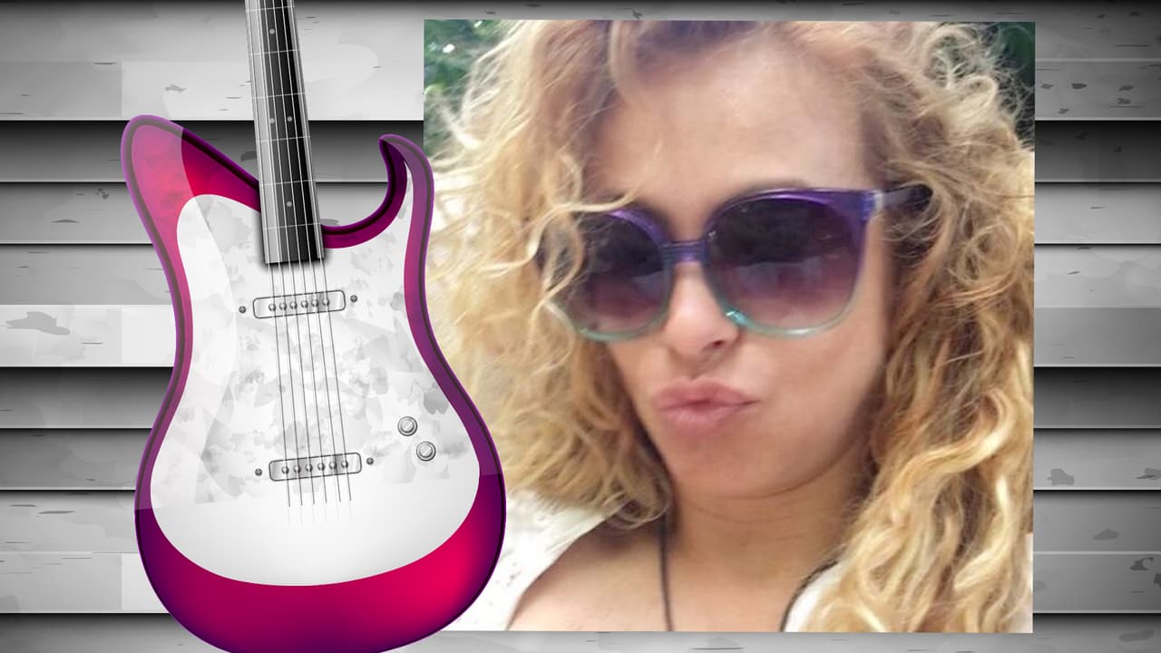 No sabemos exactamente por qué, pero a Pau le encantan los lentes de sol. Quizás no necesitamos ninguna razón pues sencillamente son un accesorio muy cool. La Pau tiene varios y aquí te mostramos algunos de ellos.