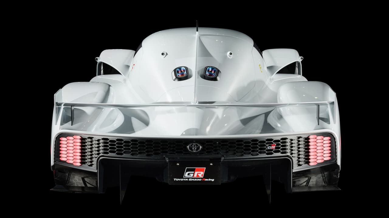 Durante su presentación, el presidente de Gazoo Racing Shigeti Tomoyama, informó que esta sería una versión “más fácil de conducir” que el TS050. También dijo que su desarrollo tomará tiempo, pero nos da una idea de lo que debemos esperar de Toyota en el segmento de autos deportivos.