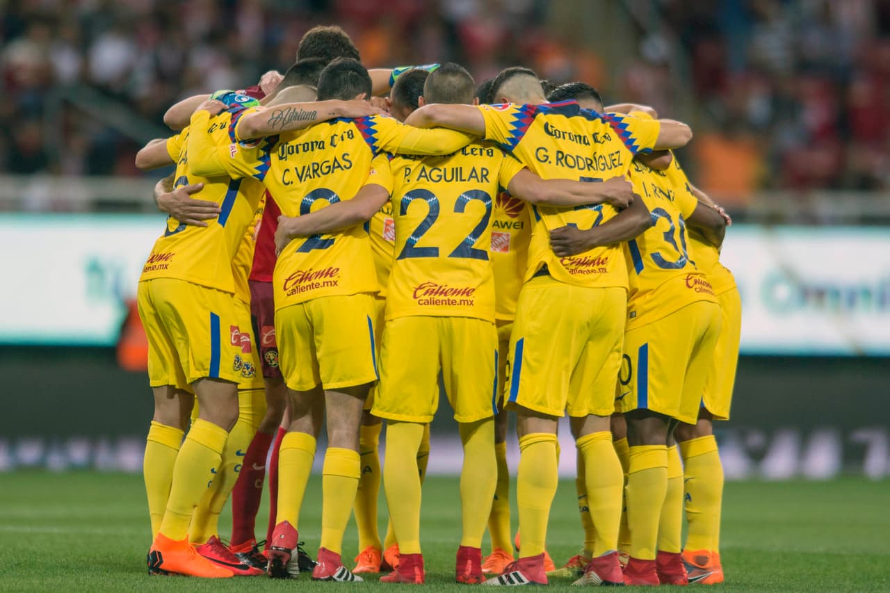 América llegó a 18 puntos, pero le cedió el liderato general a un Santos que venció a Necaxa.