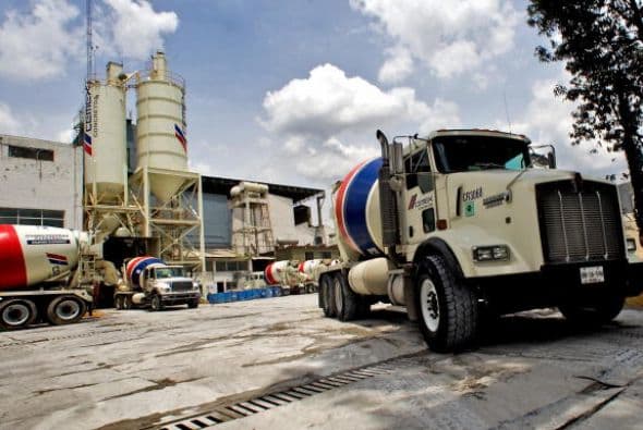 Cemex: Esta famosa cementera tiene ventas por 15,300 millones de dolares y pérdidas por 800 mdd.