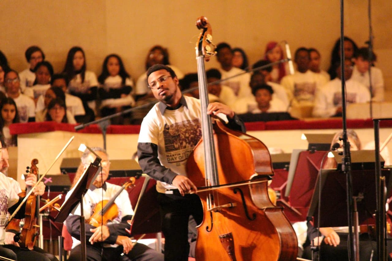 <b><a href="https://www.philorch.org/MLK2022   " target="_blank">The Philadelphia Orchestra’s Martin Luther King Jr. Tribute Concert en el Kimmel Center (17 de enero)</a></b>. El concierto de tributo gratuito anual presenta obras de compositores afroamericanos, extractos del discurso "Tengo un sueño" del Dr. King y voces del Coro de la Escuela Secundaria de Artes Creativas y Escénicas de Filadelfia.