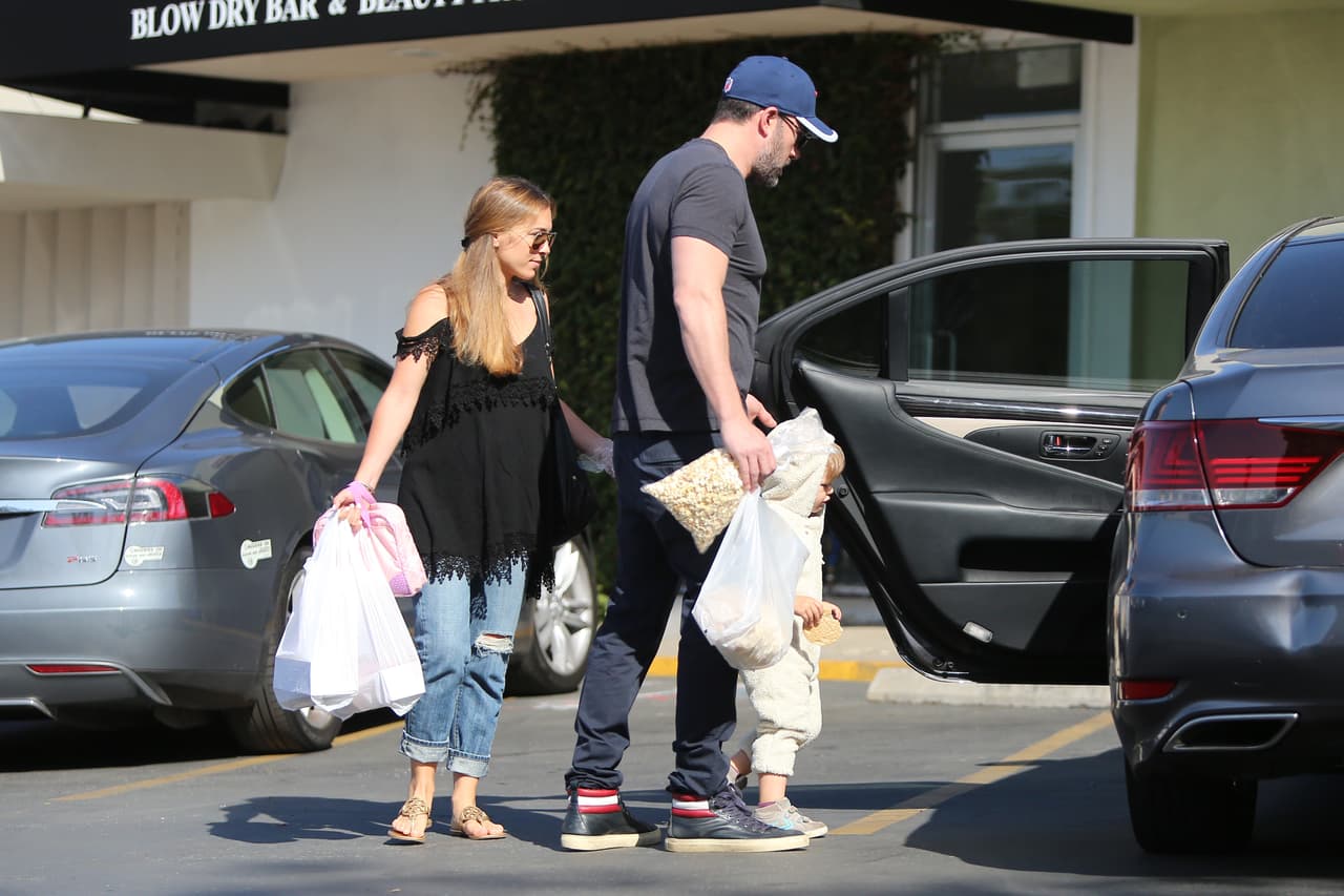 Según los reportes de Us Weekly, Ben y la niñera tuvieron por lo menos una cita.