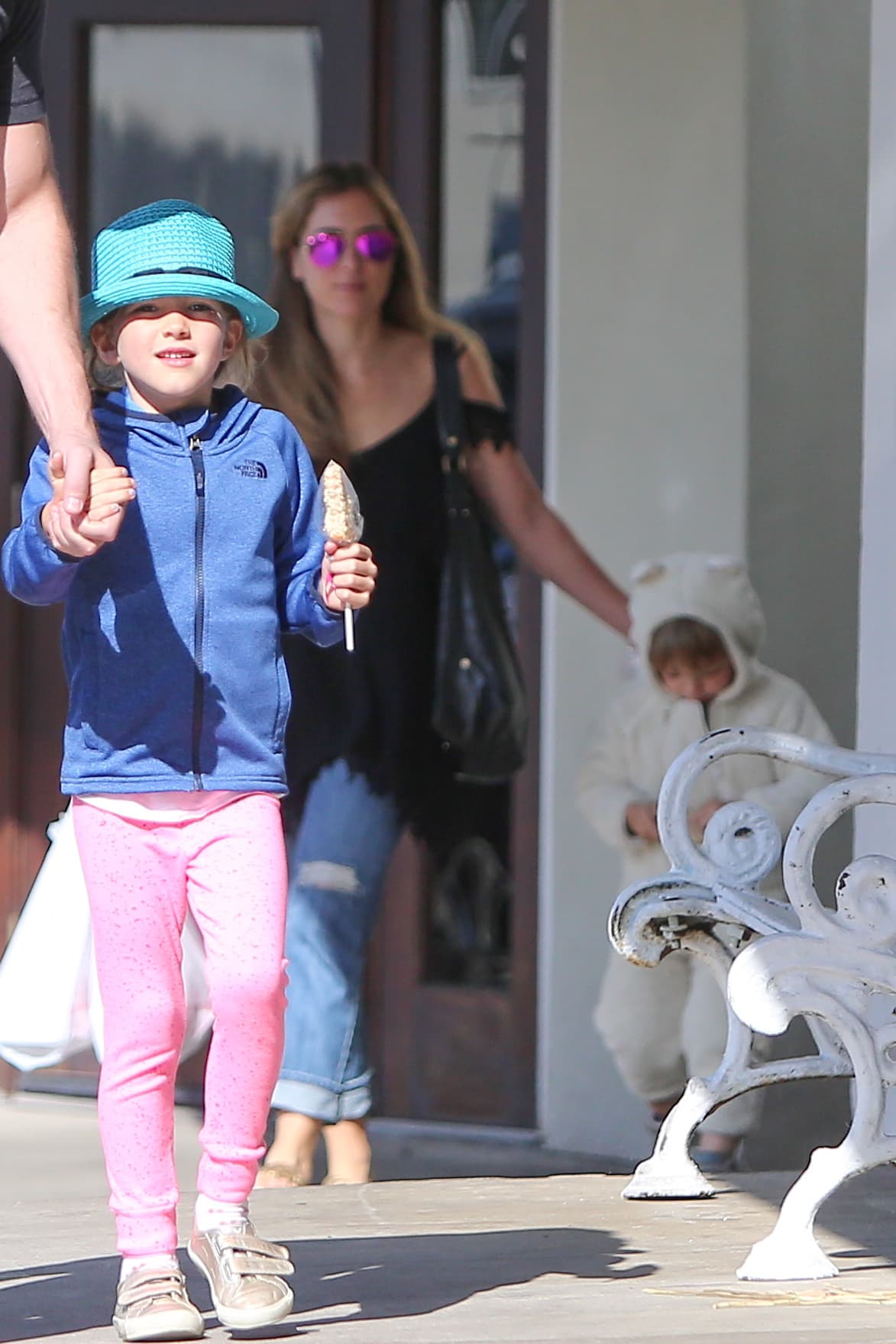 Para Christine trabajar en la casa de súper estrellas no es nada nuevo.