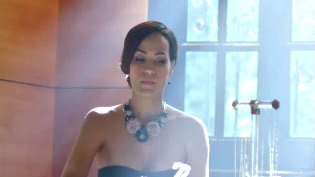 Entonces ‘La Bestia’ sospechó de la actitud misteriosa de la joven y se mostró intimidada.