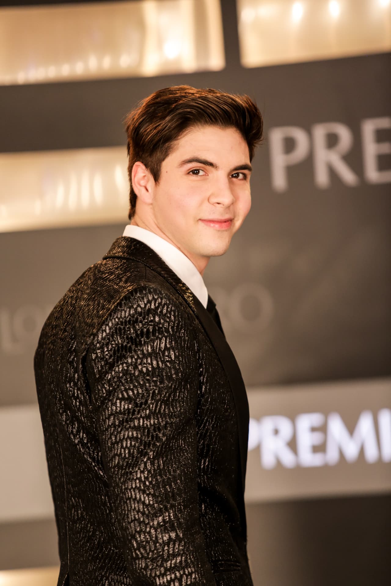 Johann Vera por supuesto no se perdió de esta súper noche y acompañó a sus amigos de CNCO.