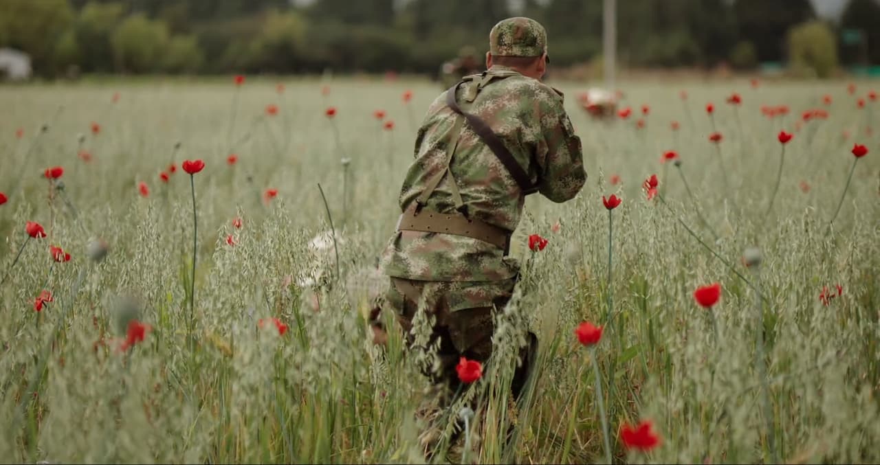En medio de la guerra que encabeza Joaquín Guzmán contra sus enemigos (‘Los EMES’ y ‘El Chente’) en la serie ‘El Chapo’, los sembradíos del ‘Triángulo Dorado’ se convirtieron en uno de los mayores puntos de disputa.
