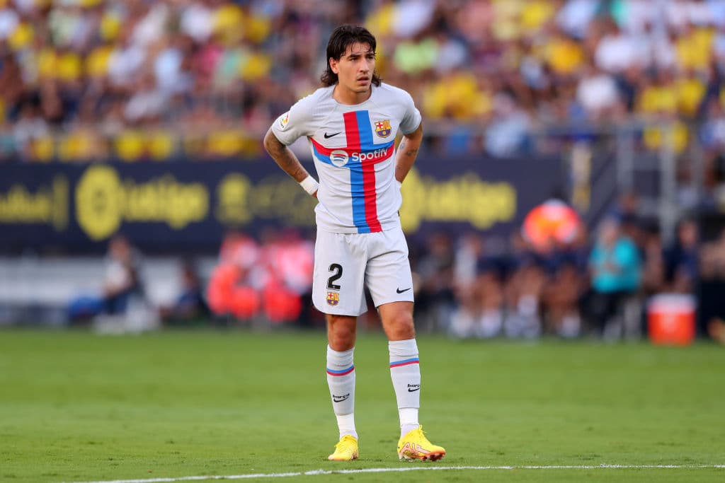 Bellerín, lateral del Barça, sufre molestias en el muslo izquierdo