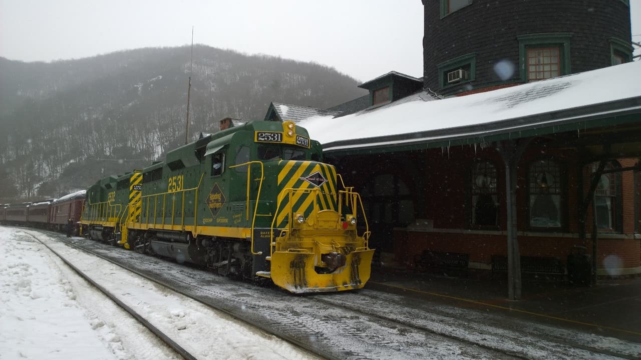 The Reading and Northern Railroad comenzó con sus viajes de temporada el 1 de enero.