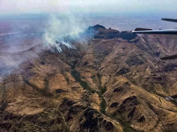 <b><a href="https://inciweb.nwcg.gov/incident/7046/" target="_blank">Incendio Superstition</a></b>: El sinestro se encuentra al norte de Gold Canyon. Hasta este lunes las llamas han quemado 9,539 acres de terreno. 
<a href="https://inciweb.nwcg.gov/incident/7046/" target="_blank">Autoridades indican que el incendio comenzó el 20 </a>de agosto como resultado de un rayo de las tormentas eléctricas.
<br>