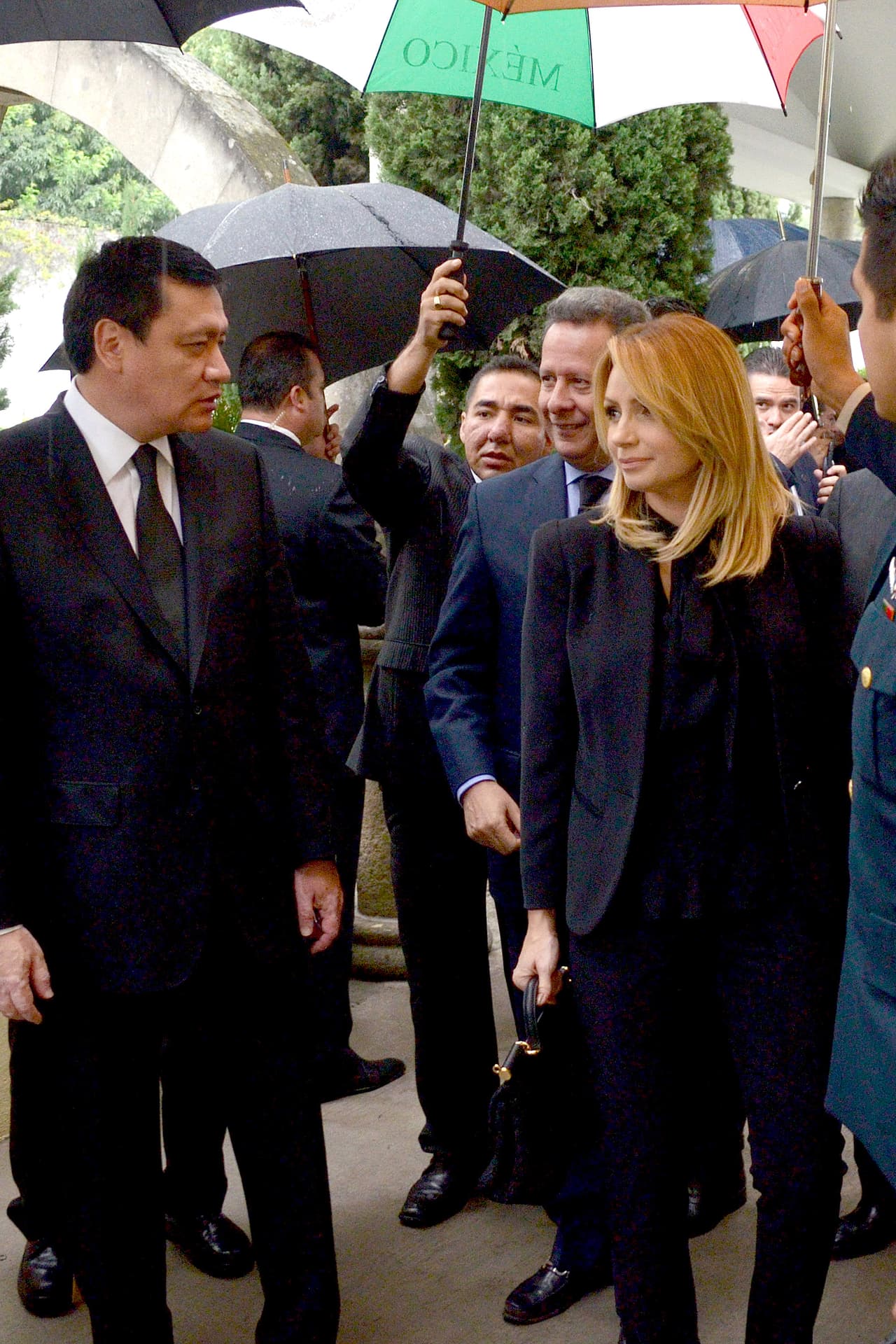 Entre ellos, la Primera Dama de México Angélica Rivera