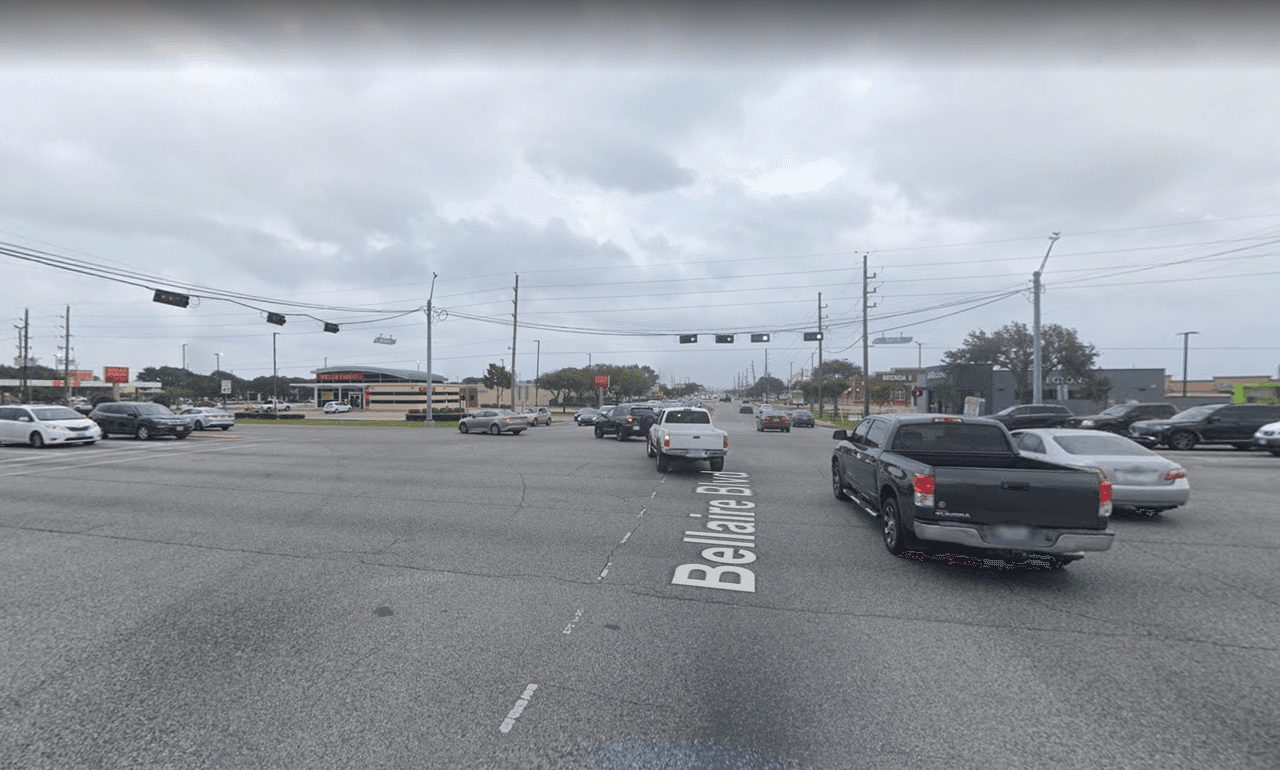 Highway 6 y Bellaire Blvd: 37 accidentes.