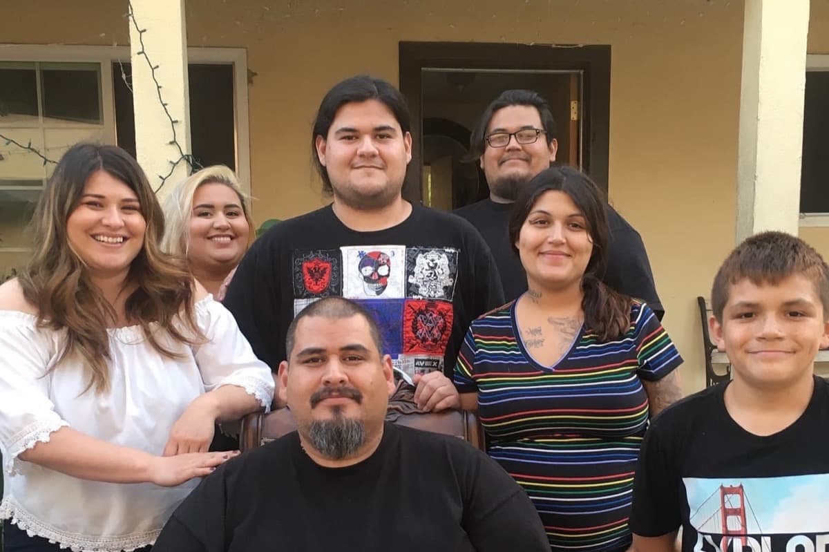 Diez miembros de una familia hispana se contagian de coronavirus y el padre muere