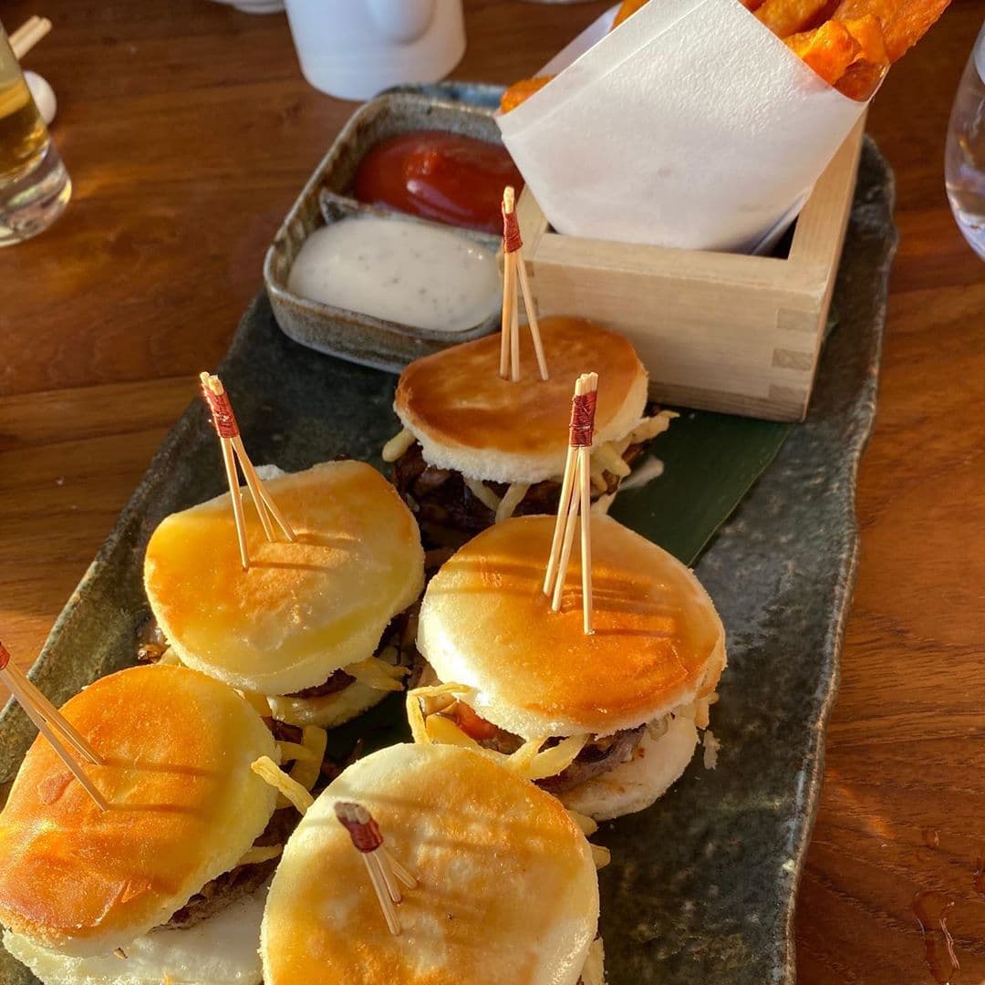 Y agregó que disfrutó del mejor paisaje californiano con “la mejor comida de sus restaurantes”.