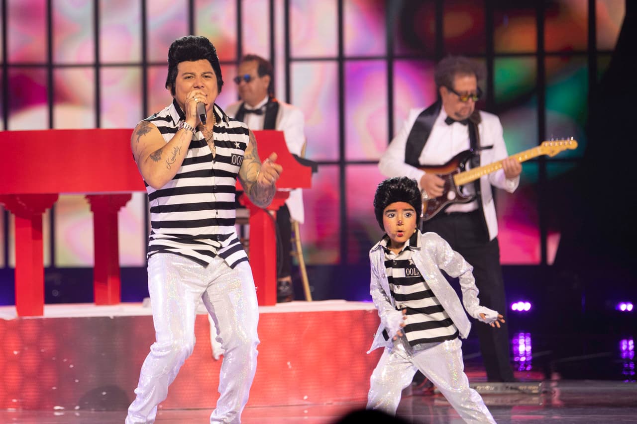 Posteriormente tocó el turno a Edwin Luna y 'Fortachín', quienes se convirtieron en unos simpáticos Elvis Presley.