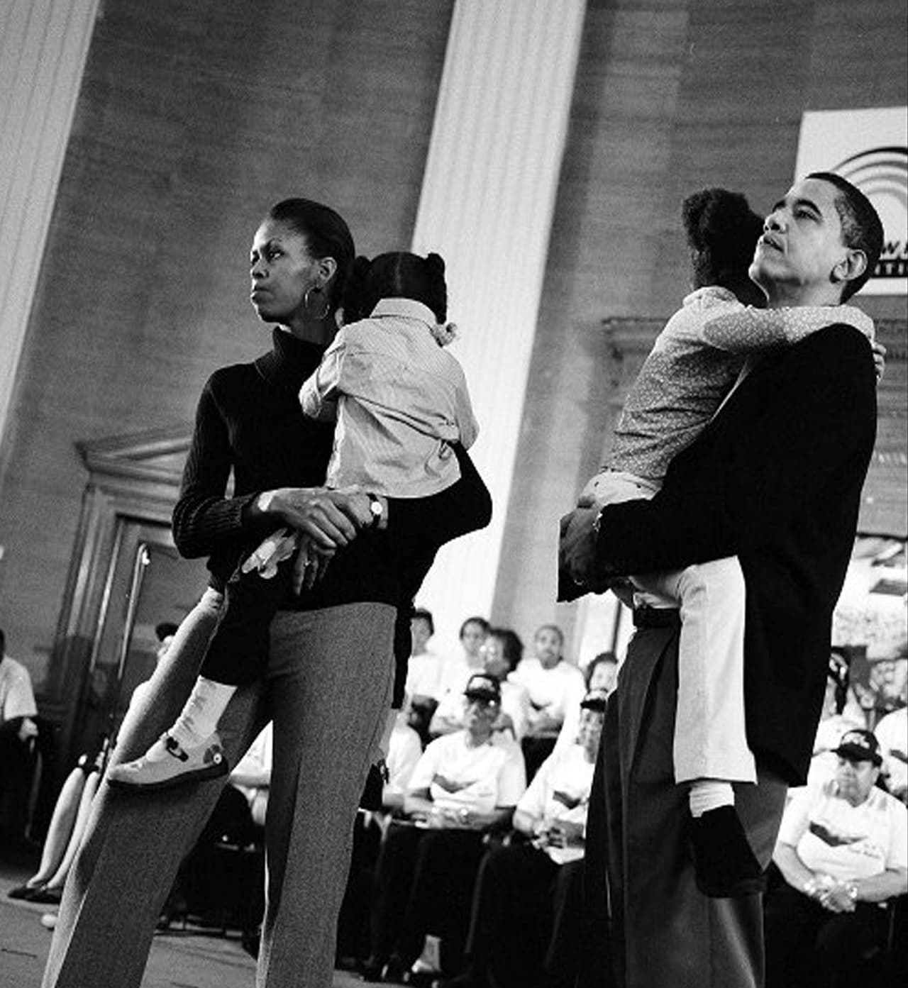 Michelle Obama sería la mejor escudera de su marido, no solo durante los dos periodos presidenciales, sino incluso durante las campañas políticas en las que las ambiciones de su marido de ser Presidente los llevaron a recorrer todo el país en busca de electores.
<br>
<i>@michelleobama/Facebook</i>