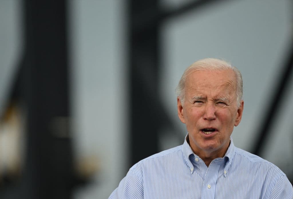 "Confío en que vamos a hacer todo lo que usted (gobernador) quiere”, aseguró Biden públicamente.