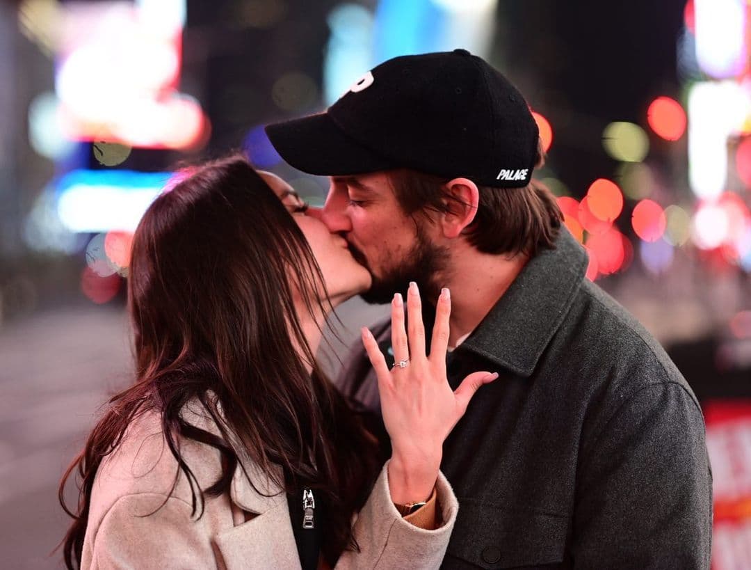 Fue el 12 de noviembre del año pasado cuando Redondo le propuso matrimonio a Oka Giner, esto durante un viaje que realizaron a la ciudad de Nueva York. 
<br>