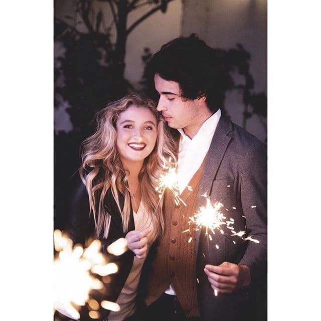 Además, a su corta edad, también ya presume de un apasionado romance.