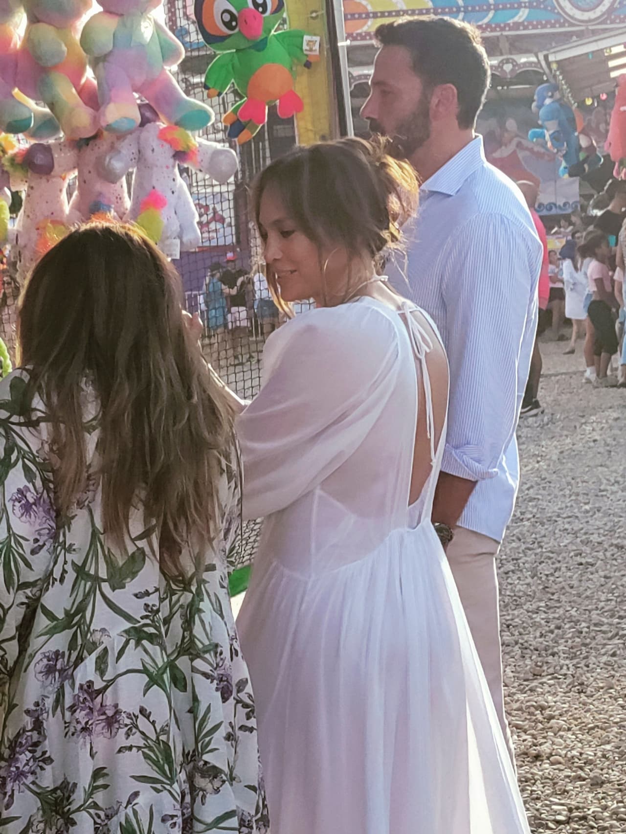 La pareja lució feliz con los hijos de la cantante y sus amigos en un evento que solo horas antes vivió pánico. 
<br>