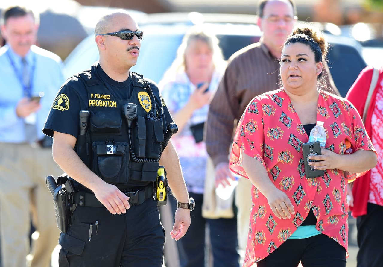 Diferentes agencias están colaborando con la policía de San Bernardino para aclarar el caso.