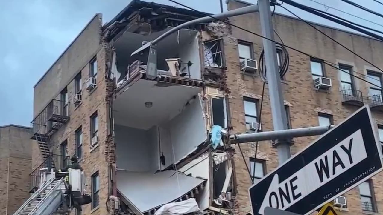 Se derrumba parte de un edificio de 6 pisos en El Bronx