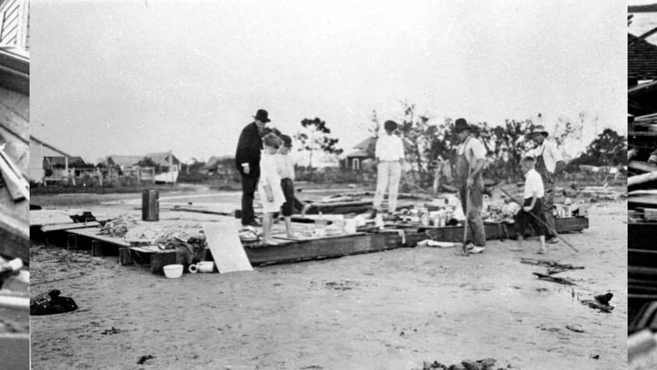 Se estima que los vientos alcanzaron los
<b>120 mph cuando tocó tierra</b>.
<br>