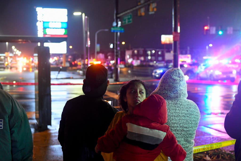 La paciente y su madre estaban a bordo junto con cuatro miembros de la tripulación. Gold dijo que se trataba de una tripulación experimentada y que todos los involucrados en estos vuelos pasan por un entrenamiento riguroso.