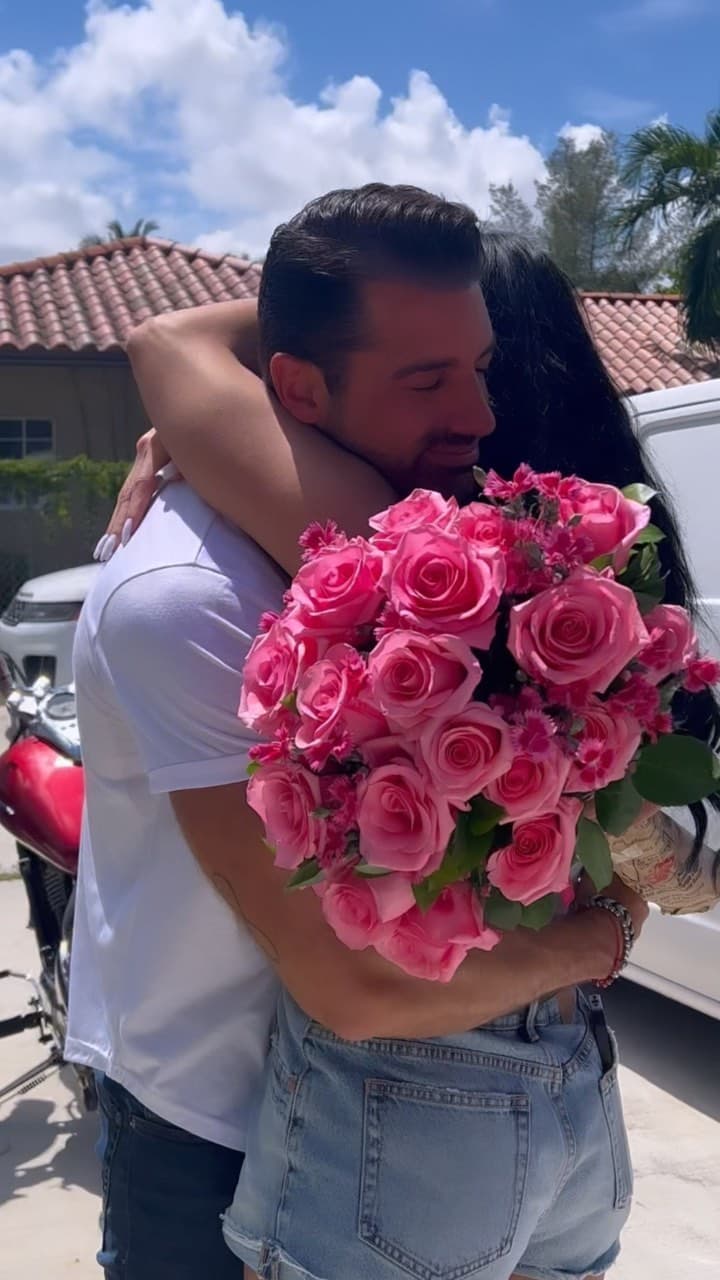 En marzo de 2022, Costa aseveró, en entrevista para ‘Al rojo vivo’, que 
<a href="https://www.univision.com/famosos/novia-de-toni-costa-evelyn-beltran-no-fue-infiel-ya-estaban-solteros">su idilio con Beltrán inició</a> aproximadamente en septiembre de 2021. 
<br>