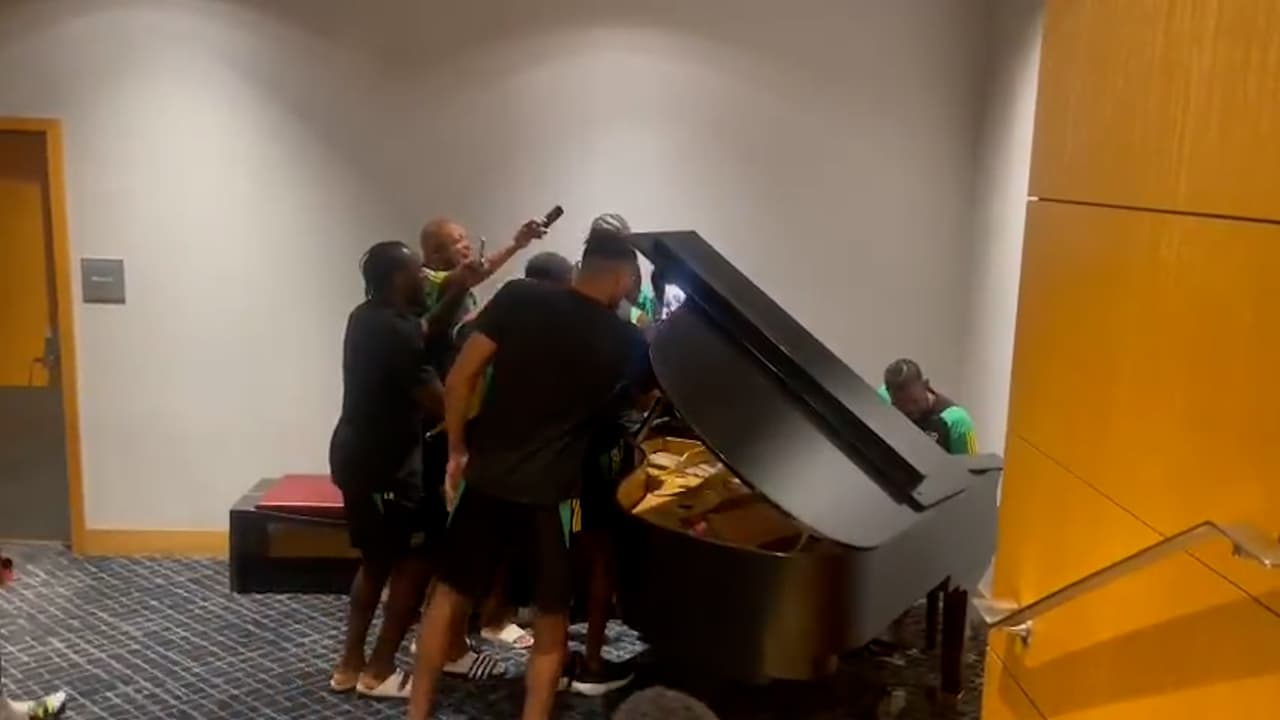 ¡Sublime! Jamaica acompaña a Andre Blake en el piano