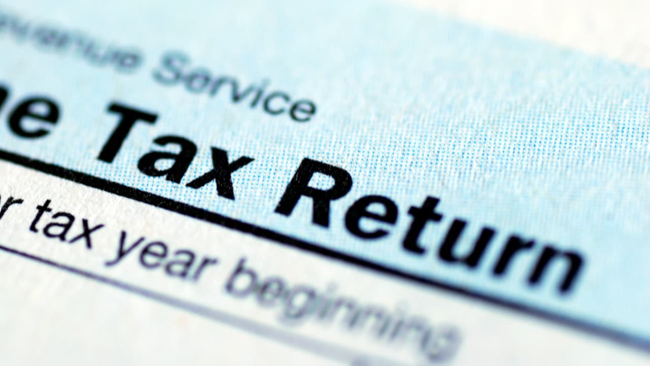 <h3 class="cms-H3-H3">3.-Pregunta por las tarifas de servicio.</h3>
<br>
<br>El IRS recomienda 
<b>evitar preparadores que basan las tarifas en un porcentaje del reembolso</b> o que presumen conseguir reembolsos más grandes que su competencia; nunca hagas pagos en efectivo por adelantado.